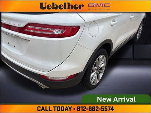 Used 2019 Lincoln MKC Select w/ Select Plus Package FWD image 5
