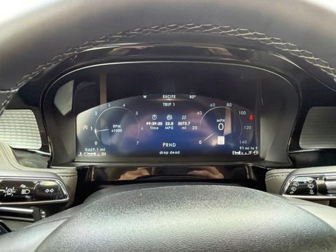 Used 2025 Lincoln Corsair FWD image 23