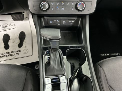 Used 2025 Hyundai Tucson SE AWD/4WD image 17