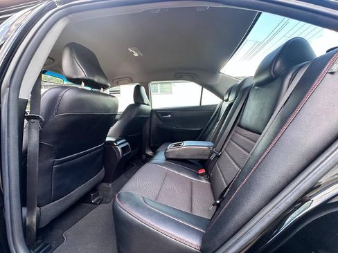 Used 2017 Toyota Camry SE FWD image 28