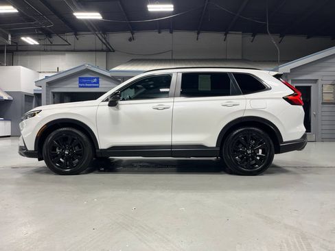 Used 2025 Honda CR-V Sport Touring image 4