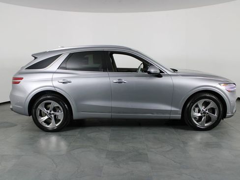 Used 2026 Genesis GV70 2.5T Advanced image 13