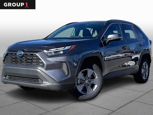 Used 2022 Toyota RAV4 XLE w/ Convenience Package image 1