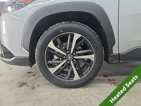 Used 2023 Toyota Corolla Cross XSE image 9