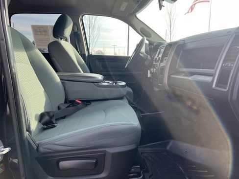 Used 2018 RAM 1500 ST w/ SXT Appearance Group image 11