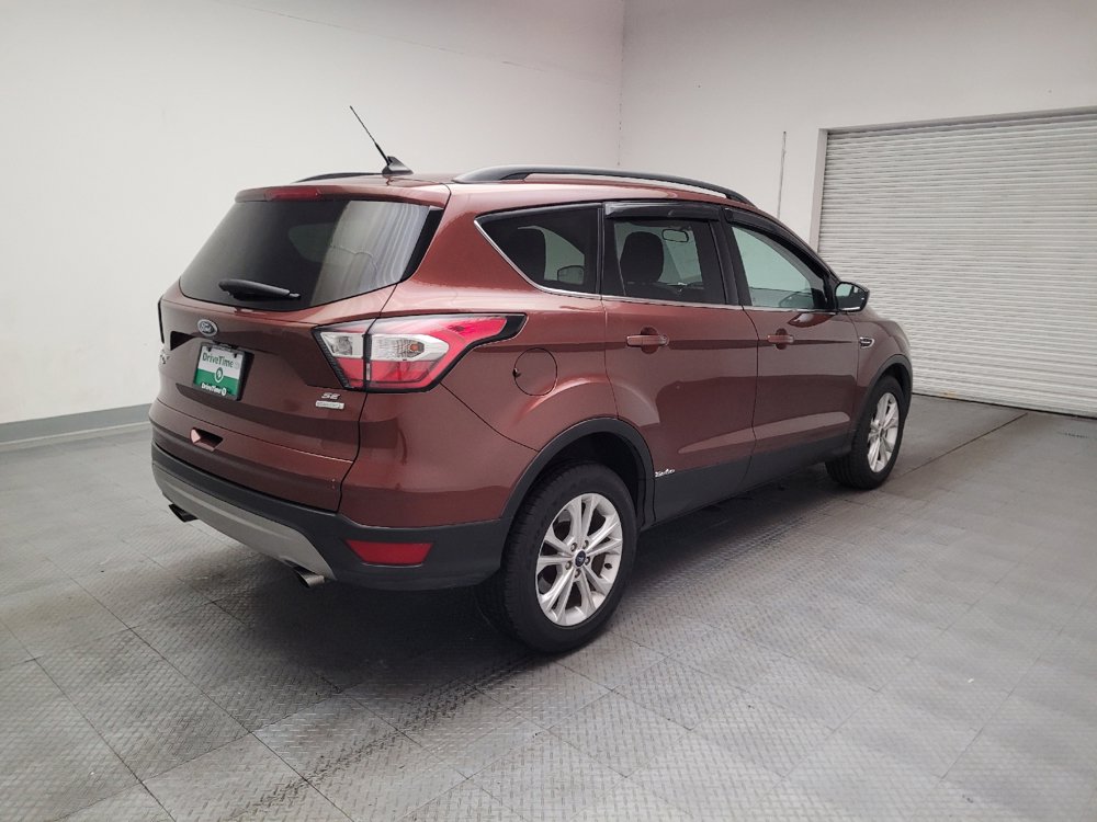 Used 2018 Ford Escape SE w/ SE Sync 3 Package FWD image 9