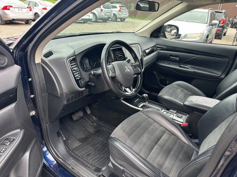 Used 2019 Mitsubishi Outlander SE AWD/4WD image 10