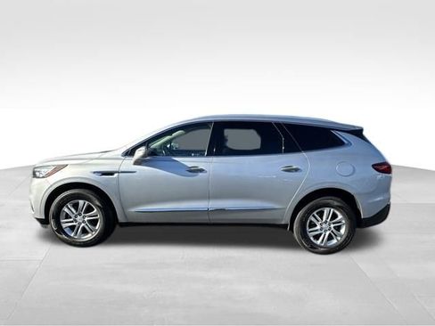 Used 2018 Buick Enclave Essence image 3