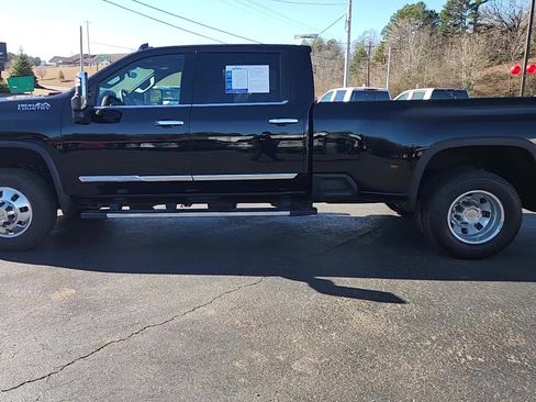 Used 2025 Chevrolet Silverado 3500 High Country w/ High Country Premium Package image 15