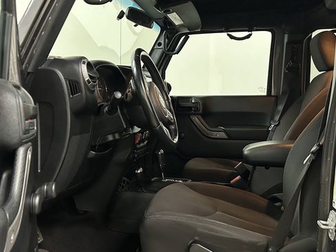 Used 2017 Jeep Wrangler Unlimited Sport image 18