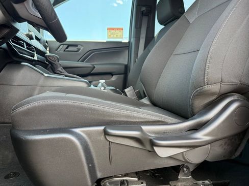 Used 2024 Chevrolet Colorado W/T RWD image 9