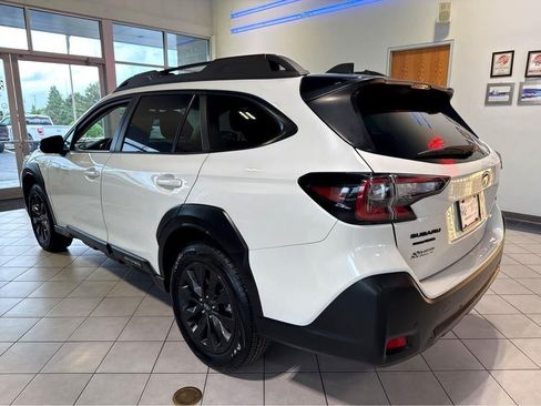 Used 2025 Subaru Outback Onyx Edition AWD/4WD image 9
