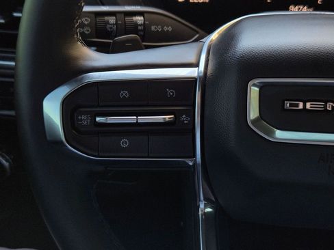 Used 2025 GMC Yukon Denali w/ Sun & Power Step Package image 24