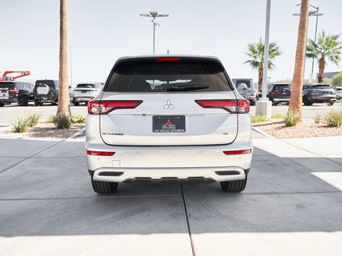 Used 2024 Mitsubishi Outlander SE image 7