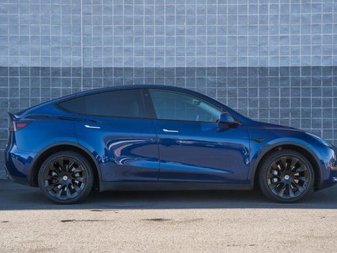 Used 2021 Tesla Model Y Long Range image 4