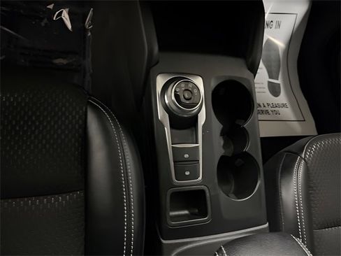 Used 2024 Ford Escape SE image 16