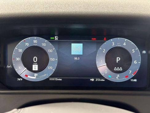 Used 2026 Land Rover Range Rover Velar S AWD/4WD image 19