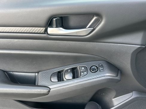 Certified 2024 Nissan Altima 2.5 SV image 11