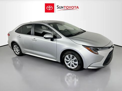 Used 2023 Toyota Corolla LE FWD image 1