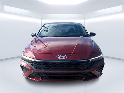 New 2025 Hyundai Elantra Sport FWD image 8