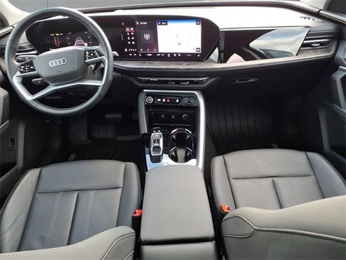 Used 2025 Audi Q5 Premium w/ Convenience Package image 13