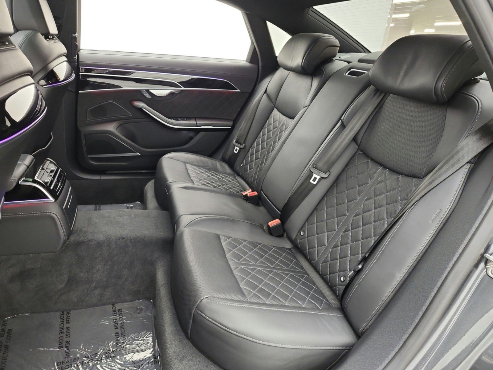 Used 2024 Audi S8 AWD/4WD image 13