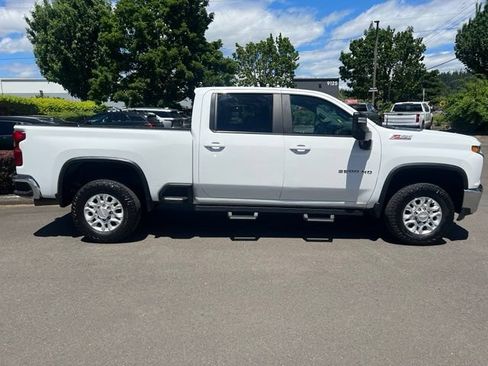 Used 2020 Chevrolet Silverado 2500 LT w/ Z71 Off-Road Package AWD/4WD image 9