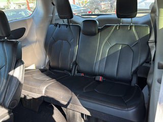 Used 2024 Chrysler Pacifica Touring-L FWD image 23