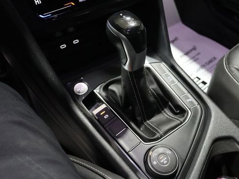 Used 2023 Volkswagen Tiguan SE R-Line image 27