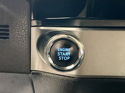 Used 2017 Toyota Tacoma TRD Sport image 24