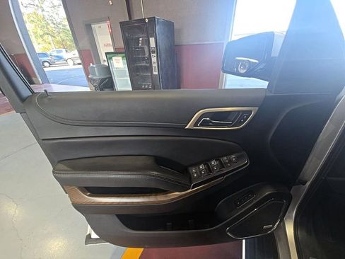 Used 2020 GMC Yukon Denali AWD/4WD image 8