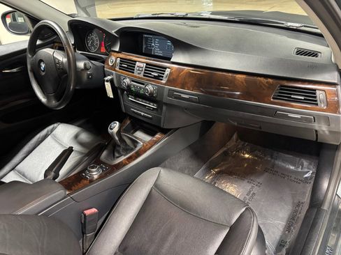 Used 2011 BMW 335i xDrive Sedan image 12
