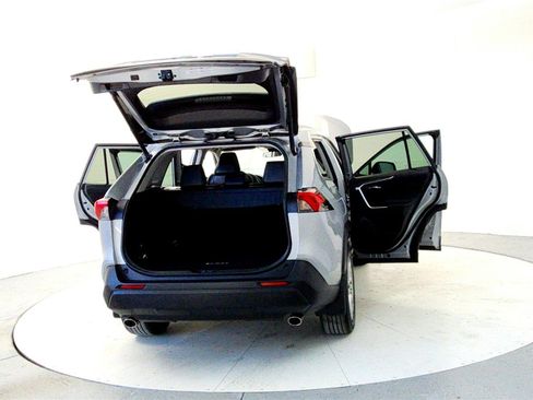 Certified 2022 Toyota RAV4 XLE Premium image 11