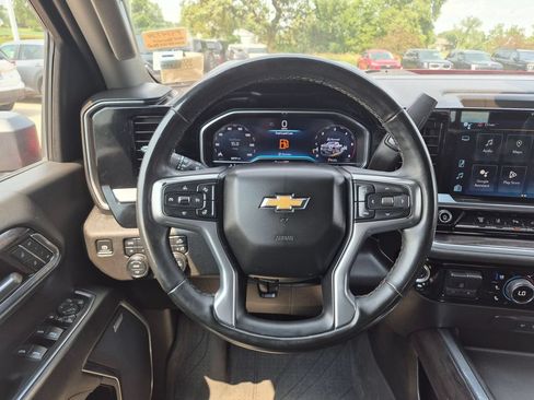Used 2024 Chevrolet Silverado 2500 LTZ w/ LTZ Convenience Package AWD/4WD image 16