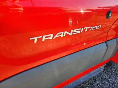 Used 2017 Ford Transit 250 138 RWD image 7