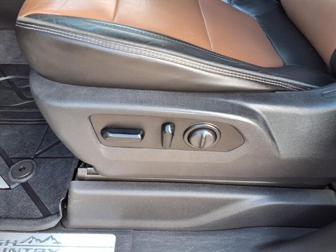 Used 2019 Chevrolet Silverado 1500 High Country w/ Technology Package image 25