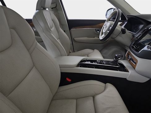 Used 2019 Volvo XC90 T6 Inscription w/ Protection Package Premier image 10