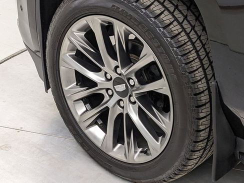 Used 2019 Cadillac Escalade Premium Luxury w/ Escalade Sport Edition AWD/4WD image 5