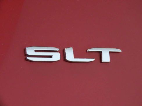 Certified 2023 GMC Acadia SLT image 6