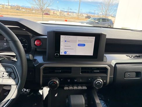 Used 2025 Toyota Tacoma TRD Sport image 18