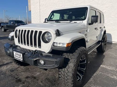 Used 2022 Jeep Wrangler Unlimited Sahara image 3