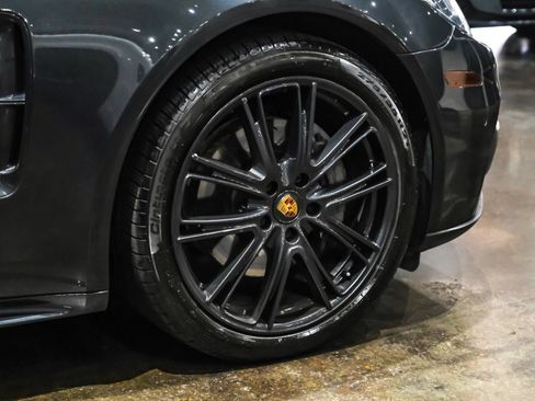Used 2018 Porsche Panamera 4S AWD/4WD image 55