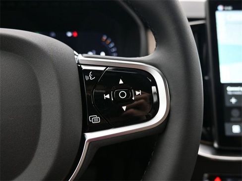 New 2026 Volvo XC90 B6 Plus w/ Protection Package Premier image 25