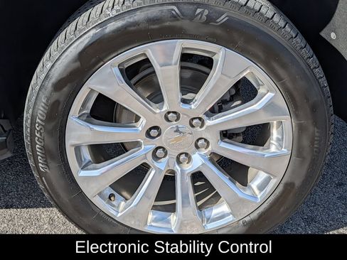 Used 2021 Chevrolet Tahoe Premier w/ Premium Package RWD image 11