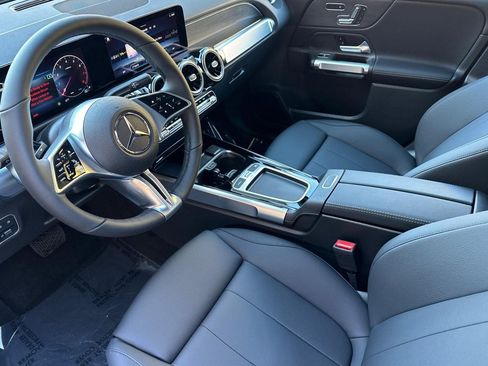 Used 2026 Mercedes-Benz GLB 250 image 4
