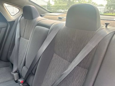 Used 2015 Nissan Sentra SV FWD image 15