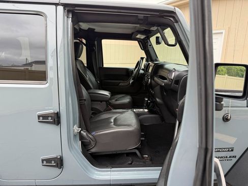Used 2014 Jeep Wrangler Unlimited Sport w/ Quick Order Package 24S AWD/4WD image 3