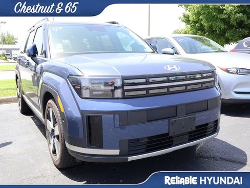 Used 2025 Hyundai Santa Fe Limited AWD/4WD image 2