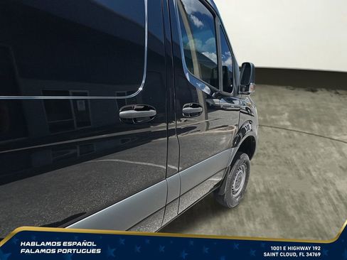 Used 2024 Mercedes-Benz Sprinter 2500 image 34