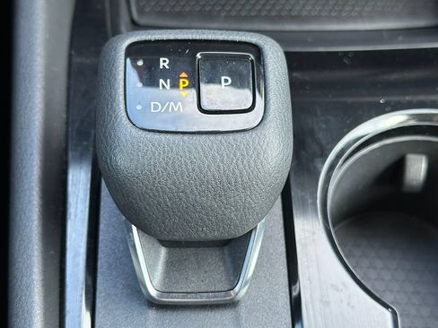 Used 2023 Nissan Rogue S AWD/4WD image 28